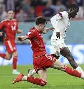 与强手为伍！中国国家足球队斩获奖杯的简单介绍