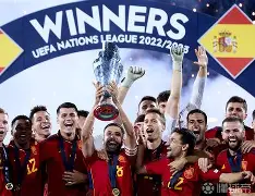 与强手为伍！中国国家足球队斩获奖杯的简单介绍