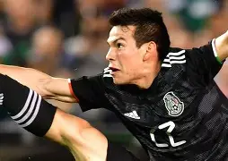 墨西哥射手洛萨诺卡代表阿森纳队攻入绝杀一球取胜曼联队